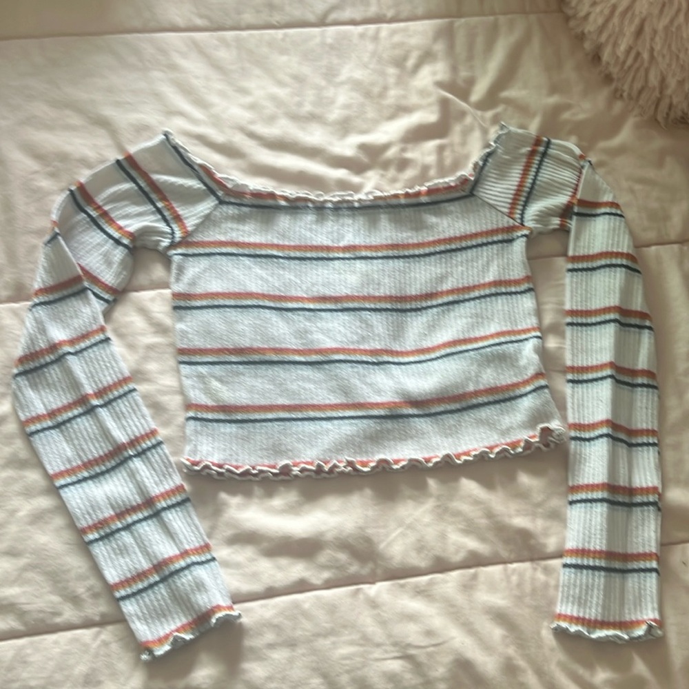 Off the Shoulder Long Sleeve Fitted Crop Shirt Me to We  Size Small